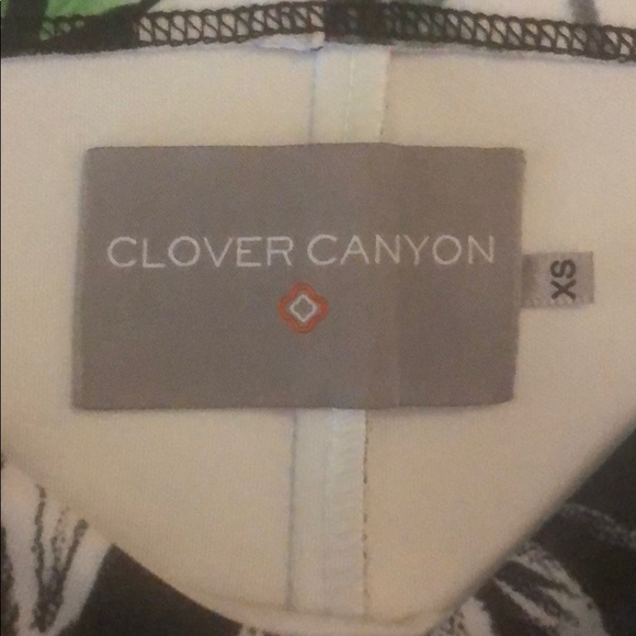 Matching 2-piece crop top and skirt! - Picture 4 of 5